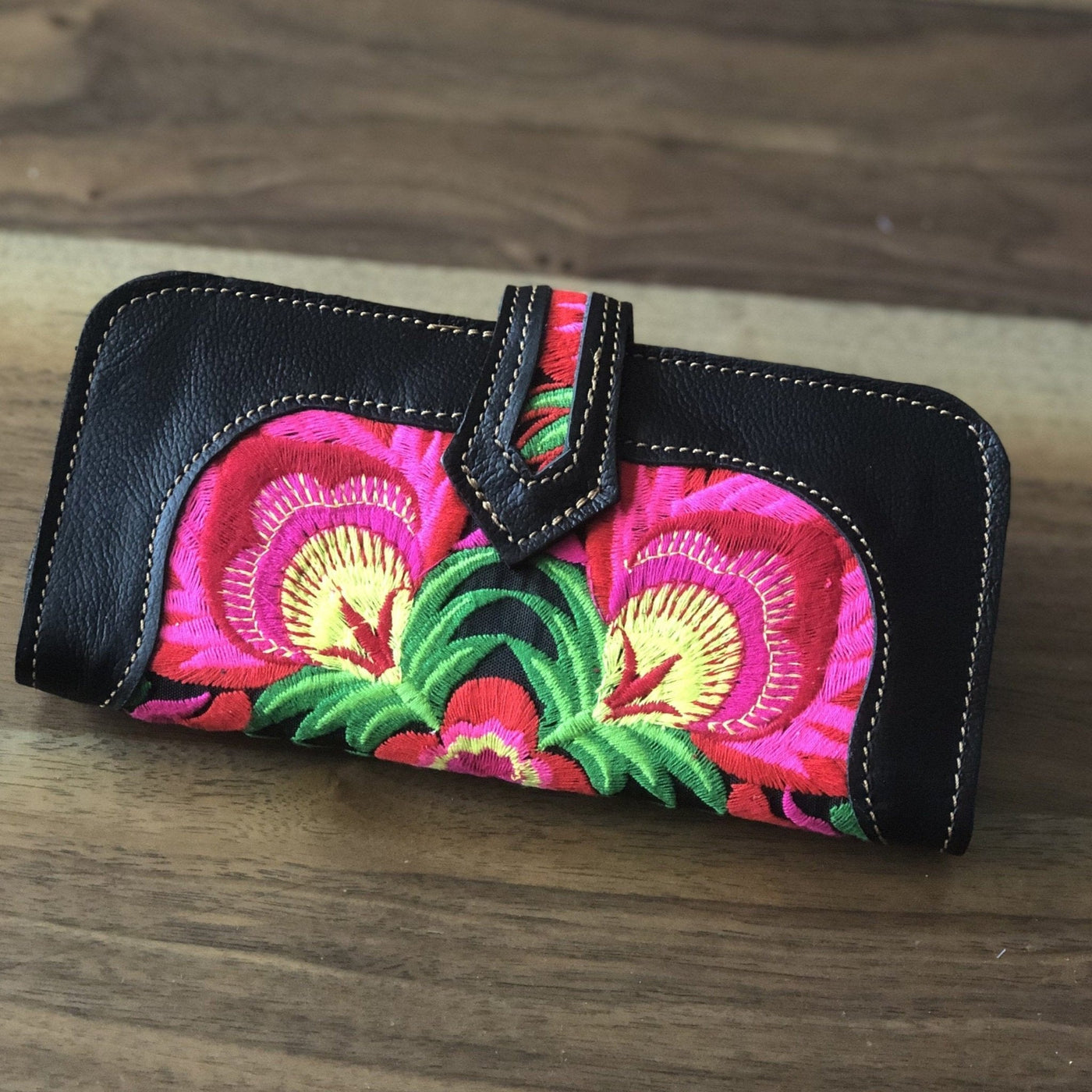 Bohemian Embroidered Wallet - Handmade Leather Wallet - Colorful 4U - Embroidered Bag