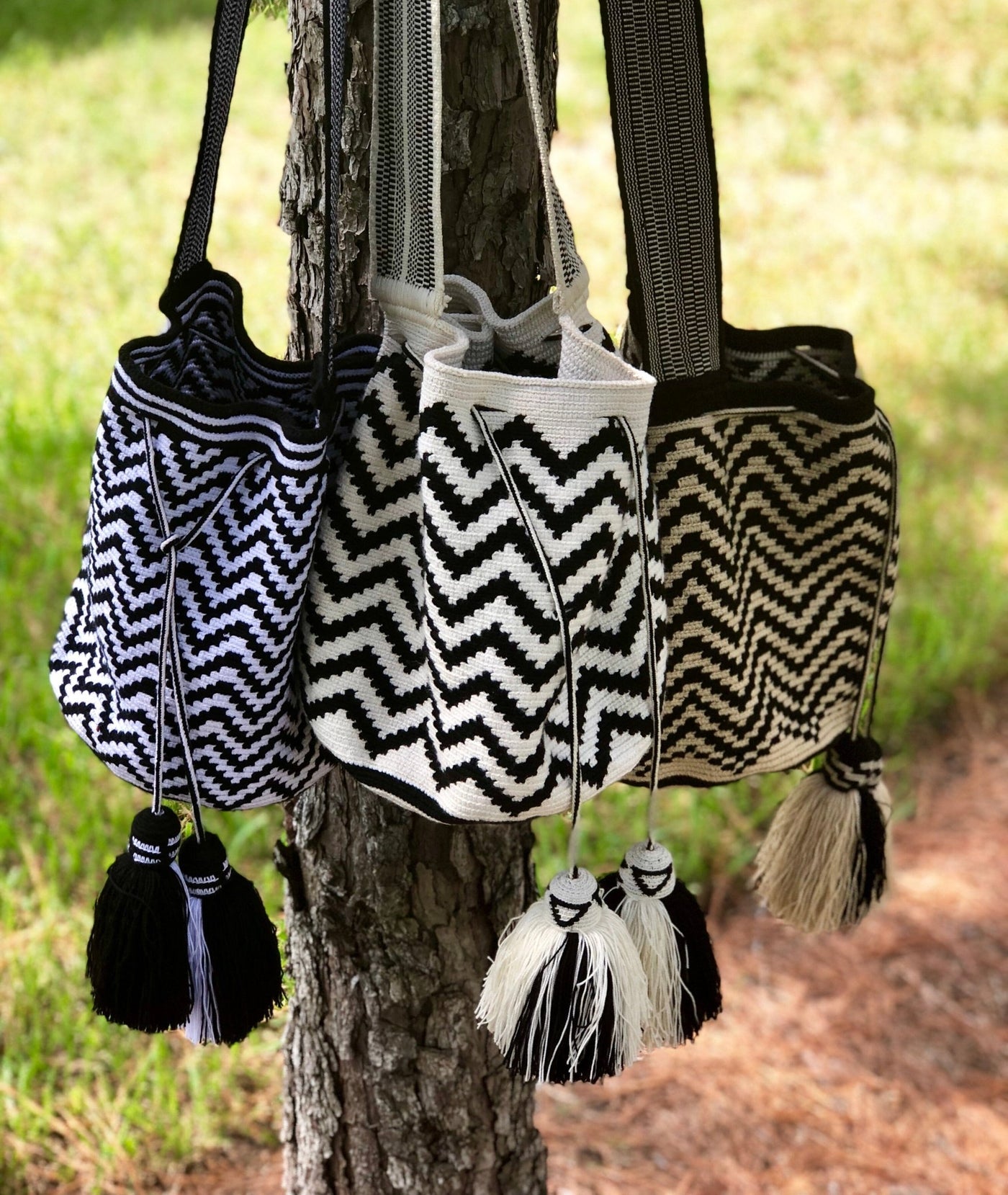 Chevron Perissa Beach Bags | Black and White Crochet Crossbody Bag - L - Colorful 4U - Special Edition Crochet Boho Bag - Crossbody/Shoulder Bucket Bag