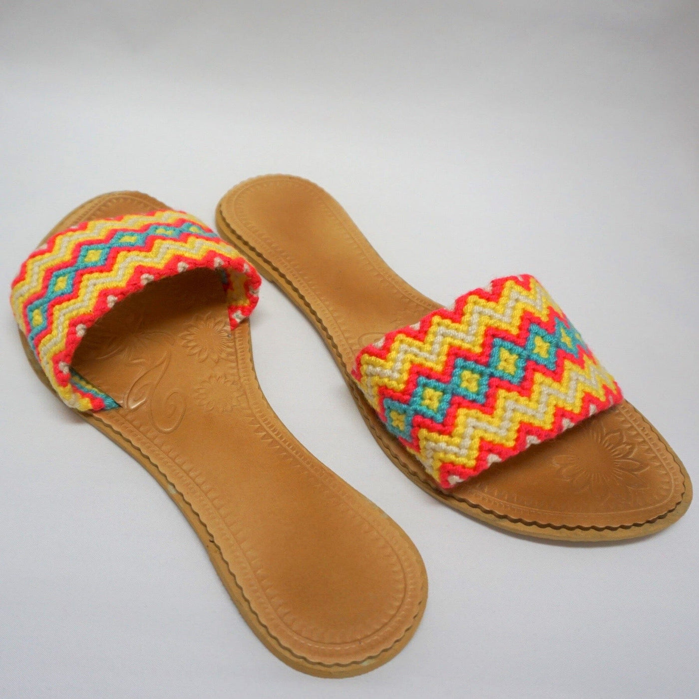 Colorful Handwoven Sandals - Wayuu Slide Sandals - Colorful 4U - Summer Sandals